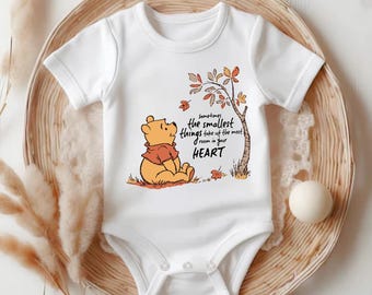 Personalized Winnie the Pooh Onesie - Custom Newborn Bodysuit with Pooh Bear Design, Perfect for Baby Announcements 124ZLNN