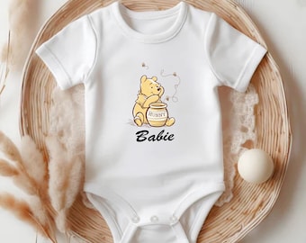 Customizable Baby Bodysuit Featuring Classic Pooh, Personalized Bear, Cute Baby Shower Gift, and Adorable Baby Name Outfit T124VMNN