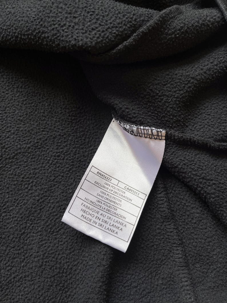 Puede incluir: Un juego de tres tazas de cer&aacute;mica con un acabado moteado y mate. Las tazas son en tonos crema, gris claro y gris oscuro. Cada taza tiene un dise&ntilde;o simple y minimalista, perfecto para caf&eacute; o t&eacute;.