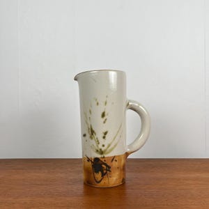 La Colombe 1960s glazed stoneware jug – Signed handcrafted pottery in vintage brutalist style – brown beige green speckled ceramic collection