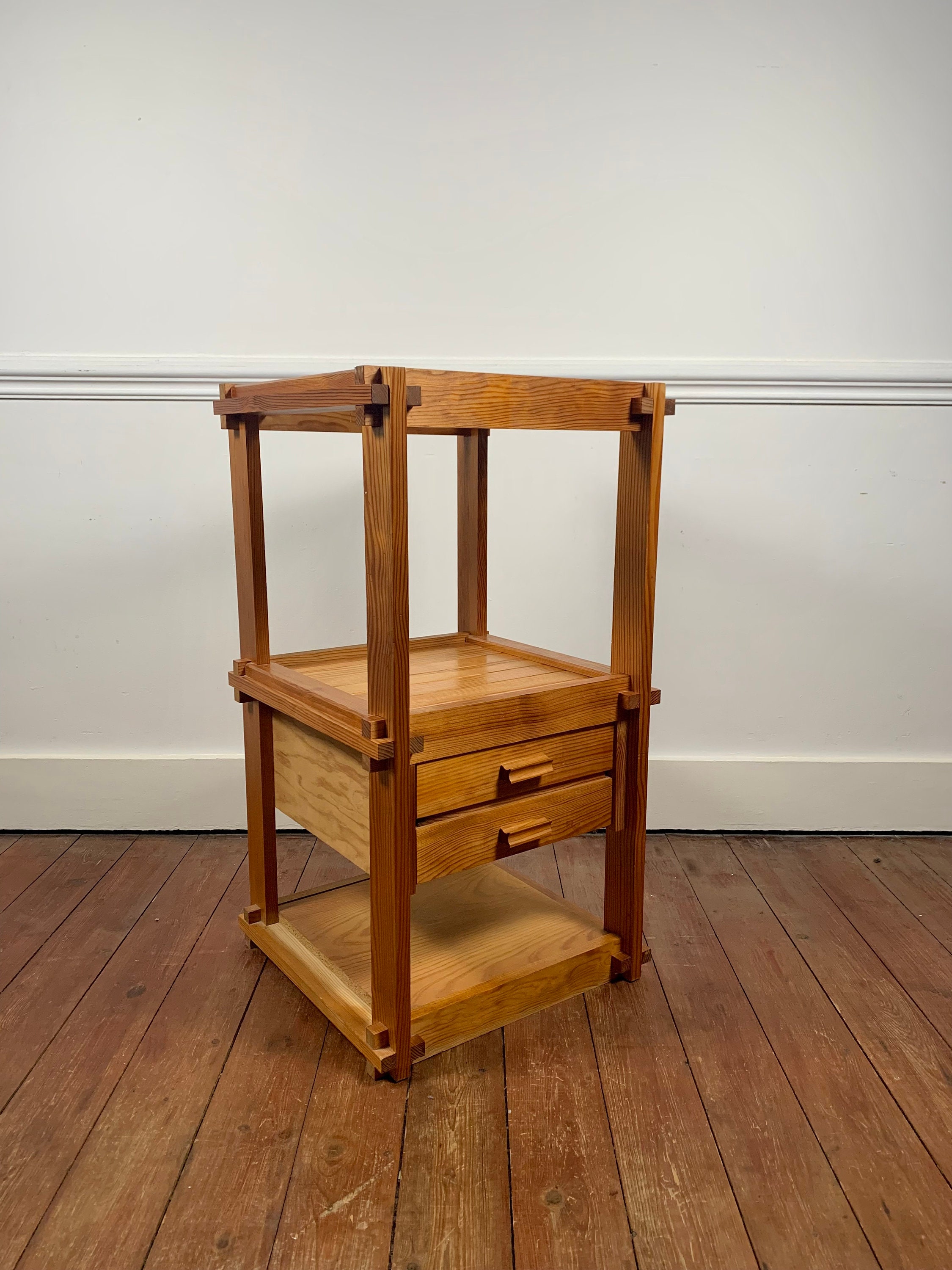 Pine side table from the 1970s-80s, remarkable assembly work - Maison Regain style furniture - Japanese style wooden table