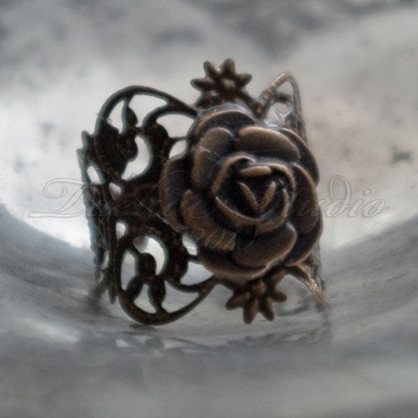 Elegant Antique Rose Steampunk ring