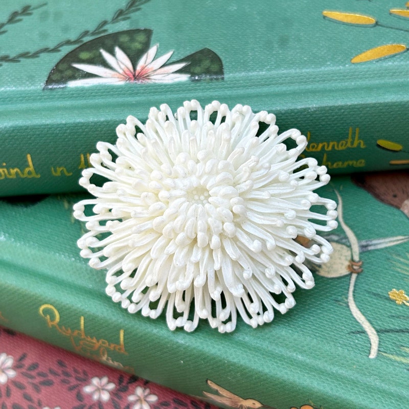 Daisy Flower Enamel Brooch Pins (2-Pack) - Chrysanthemum Design, Alloy Jewelry Gift For Women