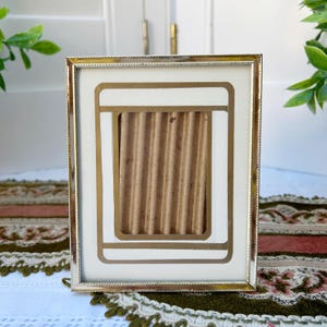 Vintage Gold Metal Picture Photo Art Frame 5 X 4