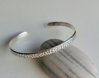 Stylish Pebble Bracelet: Handcrafted Sterling Silver Cuff, Hallmarked for Authenticity