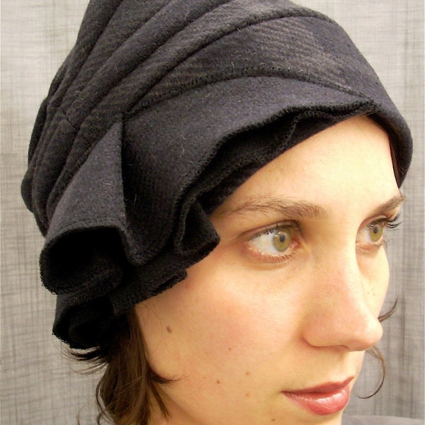 wool cloche - plaid