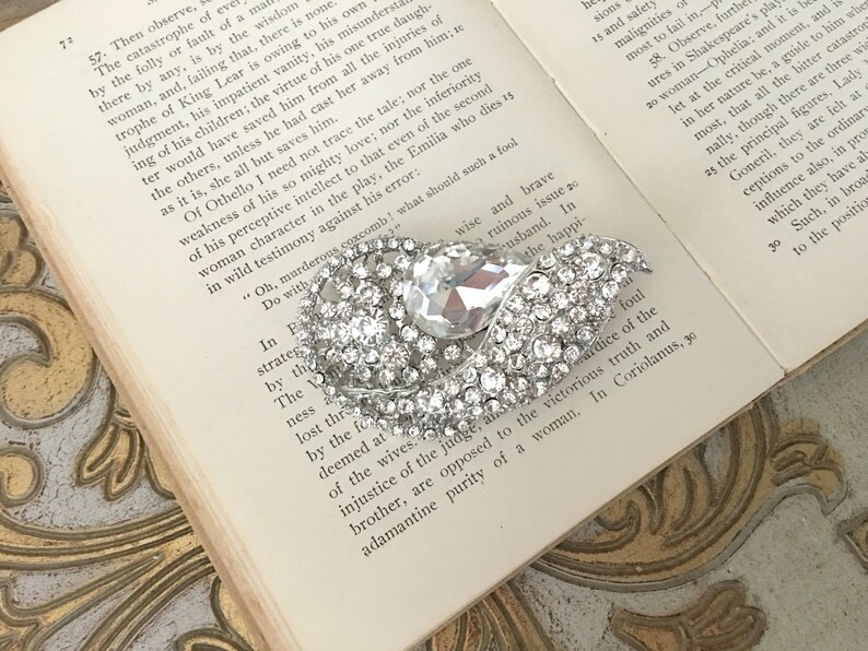Art Deco Style Brooch.Rhinestone Brooch.Art Deco Silver Brooch.Art Deco Crystal Brooch.Holiday Brooch Pin.Wedding Brooch Pin.Brides Jewelry