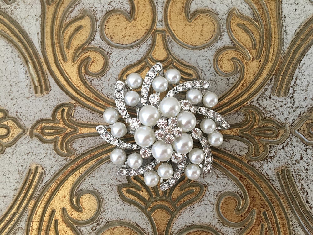 Starburst Pearl & Rhinestone Brooch Pin