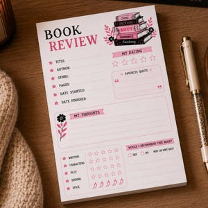 Könnte beinhalten: Ein rosa-weißes Notizblock für Buchrezensionen mit Abschnitten für Titel, Autor, Genre und Bewertung. Der Notizblock zeigt eine Grafik mit einem Bücherstapel und den Text "BOOK REVIEW".