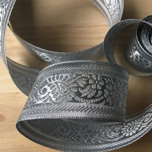 Beau ruban de bordure sari argenté indien de 1 mètre, 4 cm de large