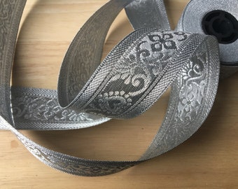 1 Metre Beautiful Silver Sari Border Ribbon With Hearts From India 4cm Wide