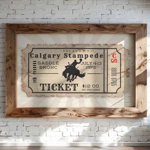 Póster de rodeo vintage, boleto retro para la Calgary Stampede, impresión de vaquero occidental, jinete de rodeo Bronc, decoración de carrito de bar, arte mural físico para él