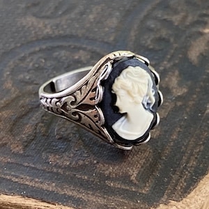 Black and White Lady Cameo Ring in Silver- adjustable