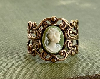 Green Lady Cameo Ring