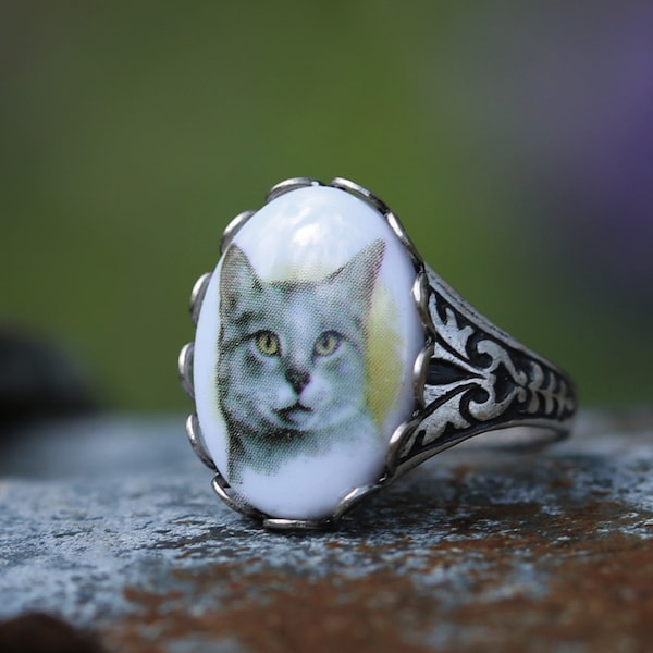 Bague chat cabochon vintage en laiton vieilli ou argent