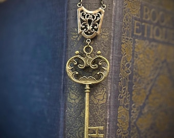 Collar con llave de esqueleto en latón o plata, joyería de fantasía gótica victoriana.