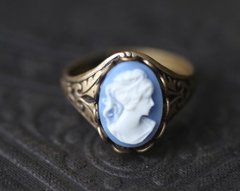 Cameo Ring Vintage Style in Blue- adjustable