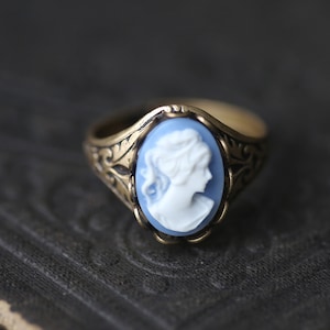 Cameo Ring Vintage Style in Blue- adjustable