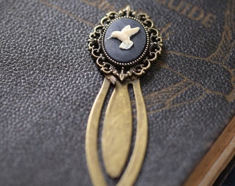 Hummingbird Cameo Bookmark in Bronze Vintage Style - Choose a Style Humming Bird, Bee, Dragonfly, Thistle, Angel or Cat