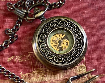 Montre de poche mécanique Scrollwork en laiton antique sur chaîne collier ou chaîne de poche