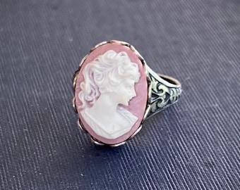 Dainty pink cameo ring silver