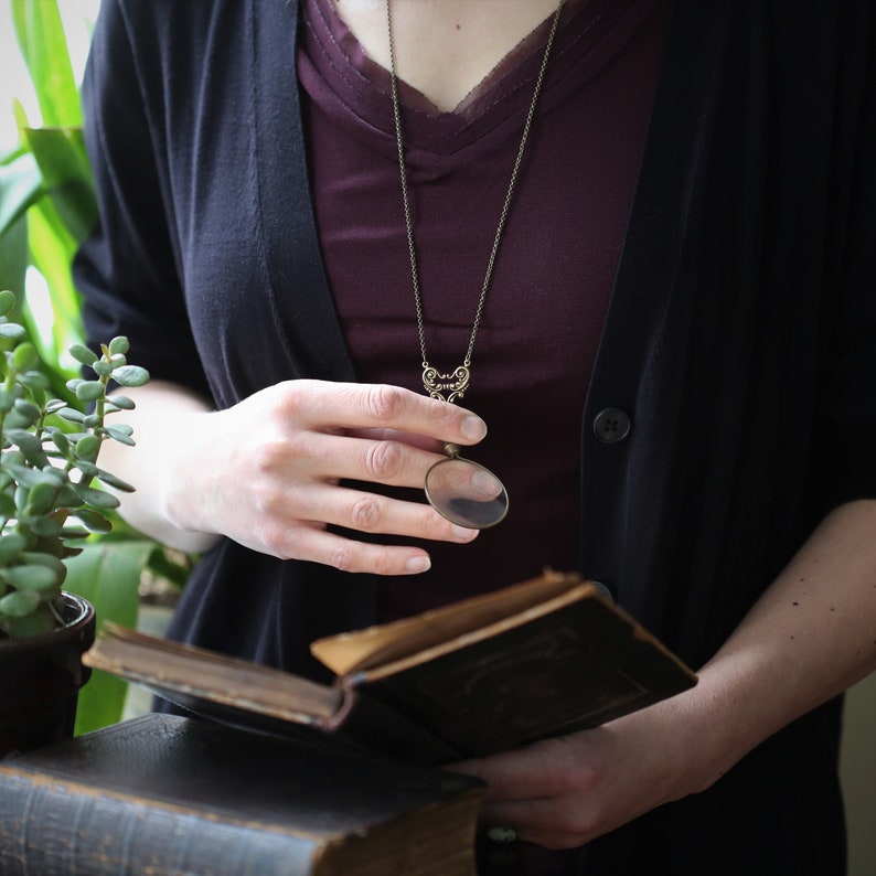 Monocle Pendant Filigree Necklace in Antiqued Silver or Brass 画像 8