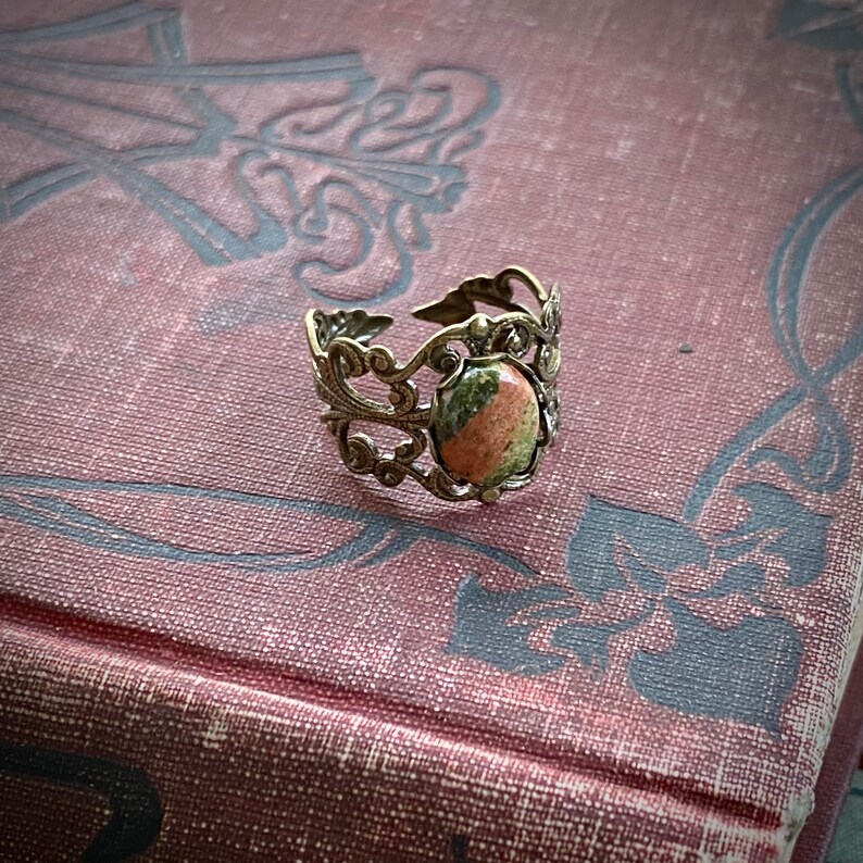 Unakite and Brass Stone Adjustable Filigree Ring orange and green 画像 3