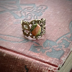 Unakite and Brass Stone Adjustable Filigree Ring orange and green 画像 4