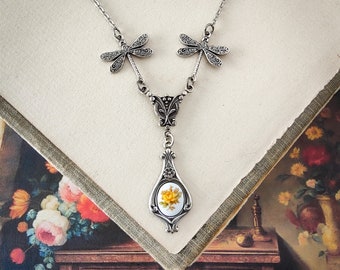 Collier camée rose avec libellules en laiton vieilli ou argent au choix bleu, jaune ou rose