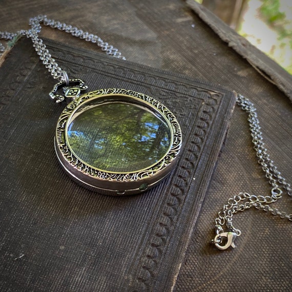 Magnifying Glass Necklace Brass Vintage Pendant Victorian Pendant Ornate  Magnifying Lens -  Israel