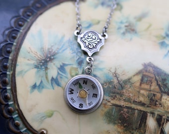 Petit collier boussole en argent