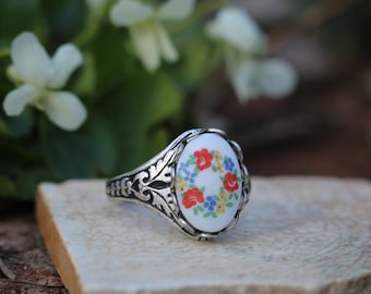 Vintage Floral Cabochon Adjustable Ring on Silver or Brass Setting