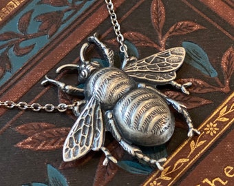 Vintage Bee Keeper Pendant Necklace in Silver