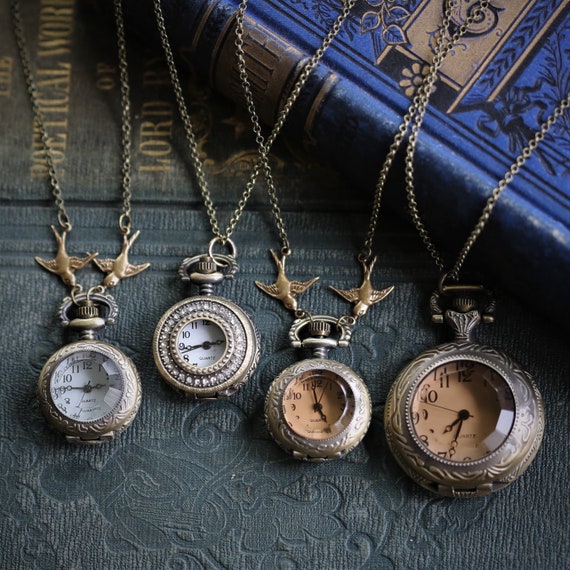Vintage Small Size Pocket Watch Drink Me Tag Men Women Quartz Timepiece Chain - Foto 7