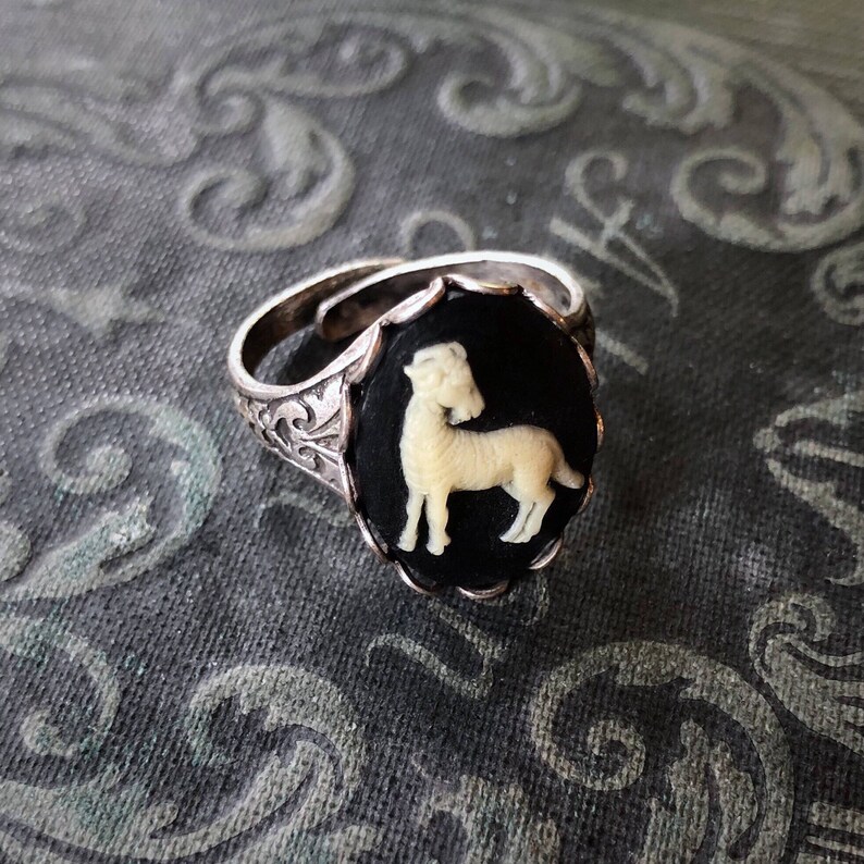 Vintage Zodiac Cameo Ring Aries Aries