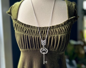 Skeleton Key Pendant in Bronze or Silver Vintage Style