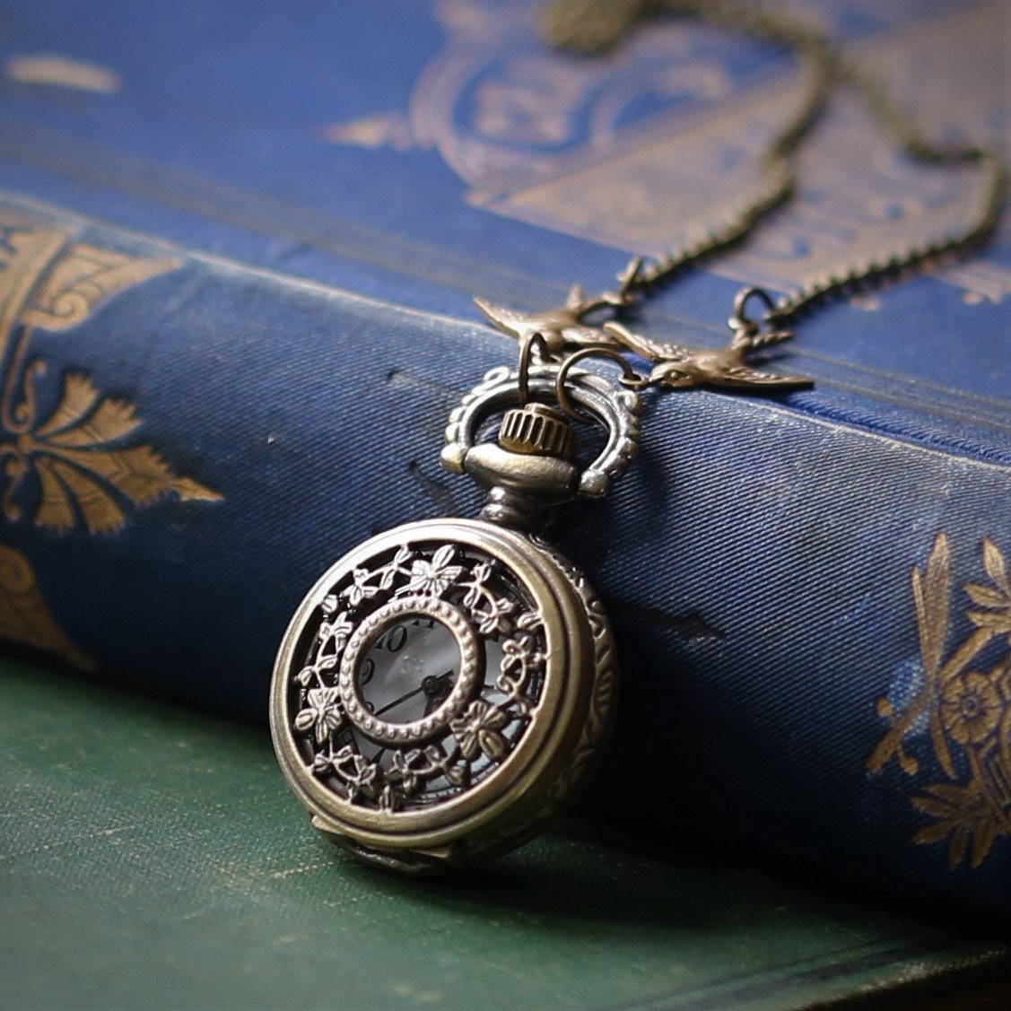 Pocket Watch Necklace - A working Watch Pendant - White Flower Design –  Upcycled Works