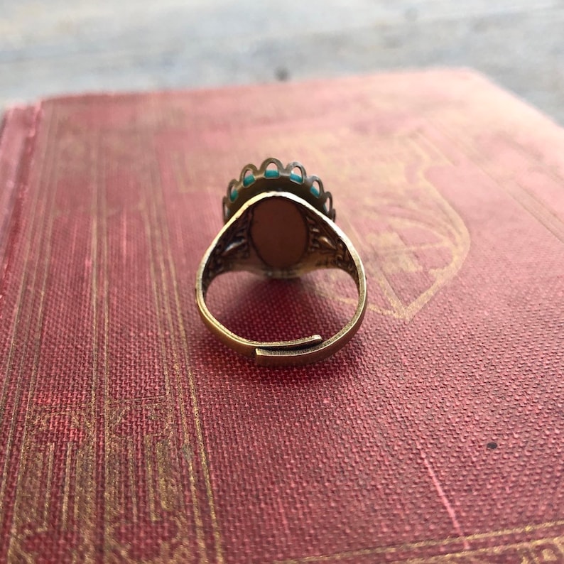 Antiqued silver adjustable vintage style ring rear view.