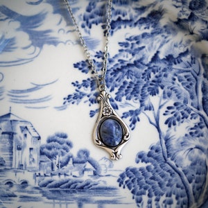 Aventurine Stone Victorian Pendant Necklace Choose from Semi-Precious Stones and Shells in Antiqued Silver or Brass 画像 5