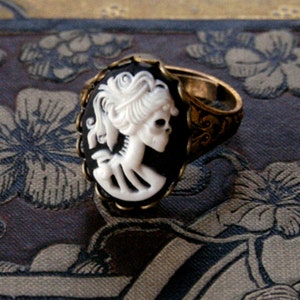 Skeleton Lady Cameo Ring