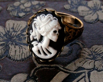 Skeleton Lady Cameo Ring