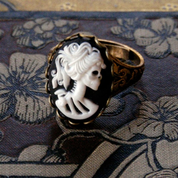 Skeleton Lady Cameo Ring