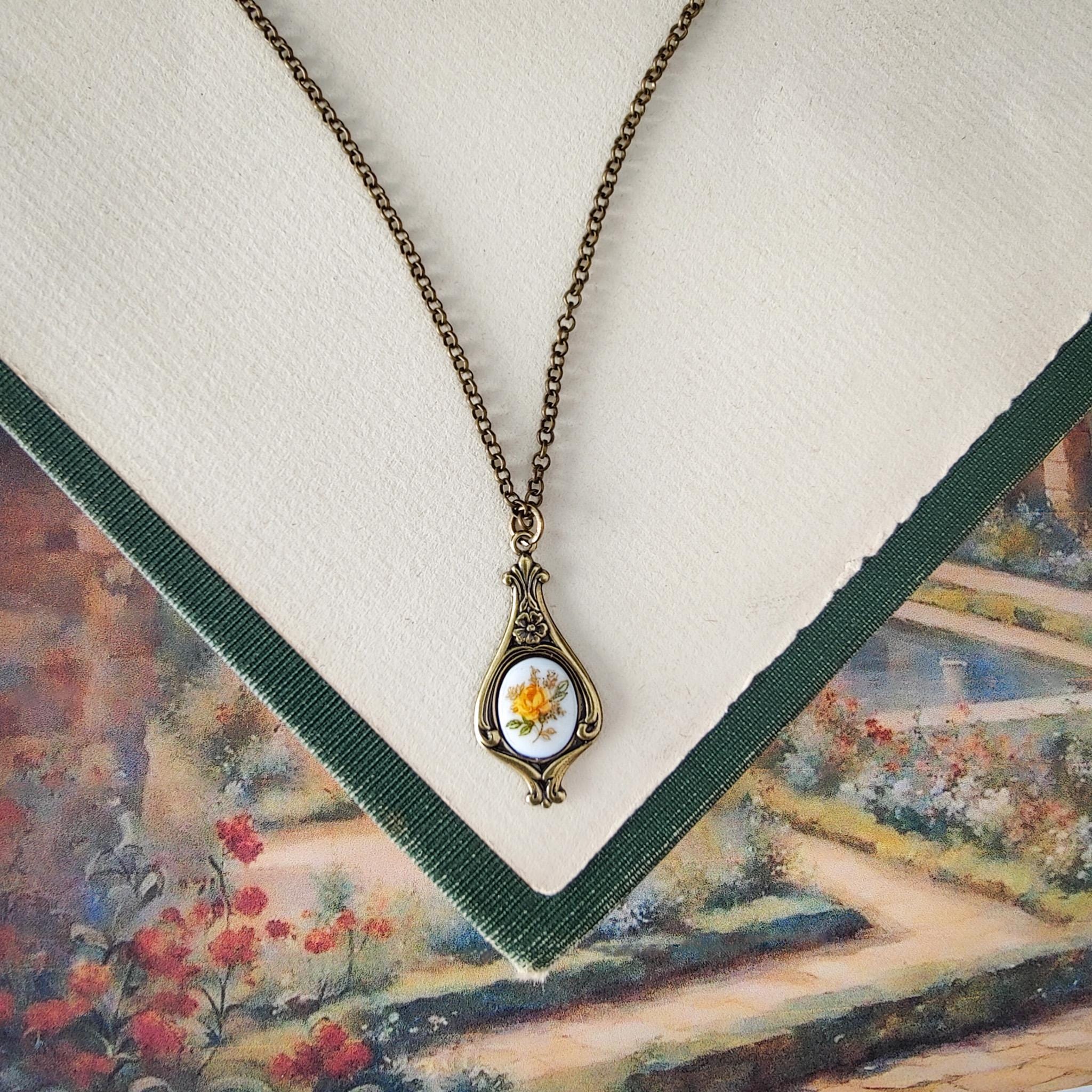 Collier Vintage Fait Main - Anneaux En Laiton Et Ruban Rose Poudré, Occasion