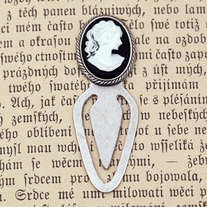 Cameo Bookmark image 2