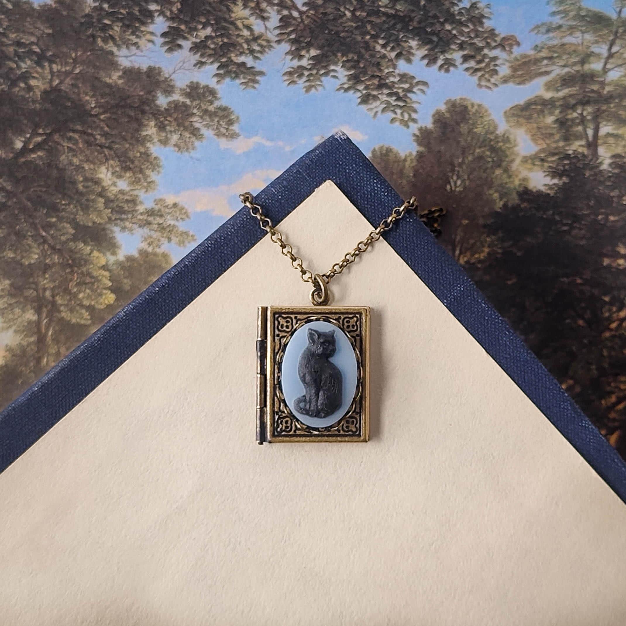 Niaspi Collana vintage con ciondolo a forma di libro di gatti, unisex, con incisione unica, in stile bohémien, retrò, adorabile gattino 3D, ricordo di animali, leggero, gioiello regalo per gli amanti