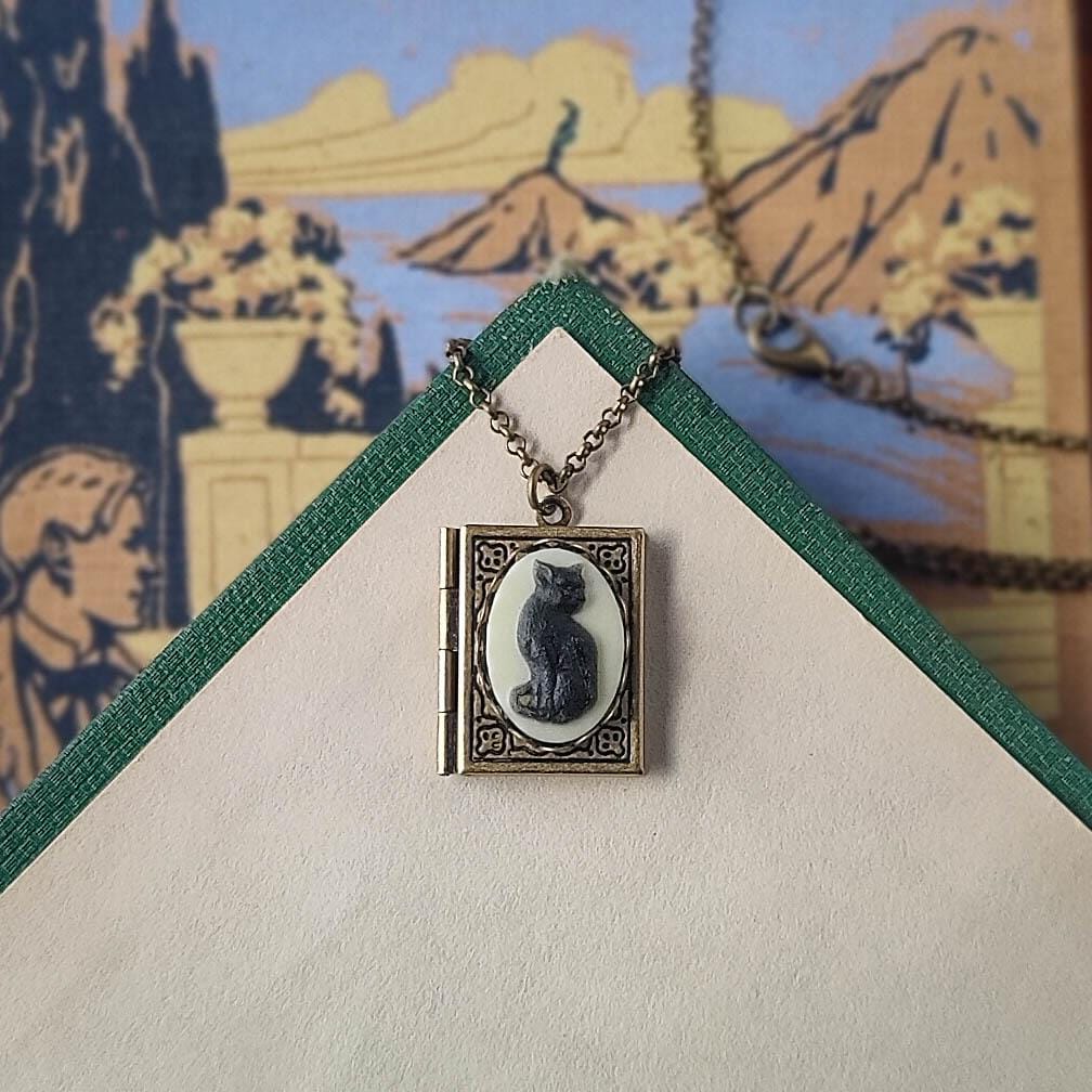Niaspi Collana vintage con ciondolo a forma di libro di gatti, unisex, con incisione unica, in stile bohémien, retrò, adorabile gattino 3D, ricordo di animali, leggero, gioiello regalo per gli amanti