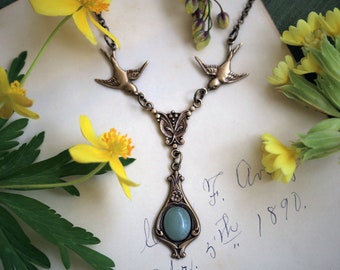 Élégant collier victorien en pierre verte ou bleue avec des oiseaux en argent vieilli ou en laiton vieilli Choisissez une pierre ou un coquillage