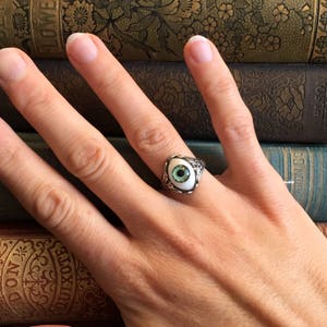 Eye Ring - Vintage Style - Adjustable - Green Blue or Brown