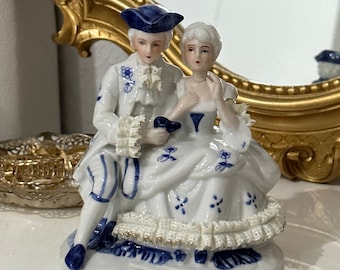 Porcelain Figure Couple Man with Woman, Porcelain figurine, Vintage Baroque Rococo Style Statue Romantic Home Decoration Gift