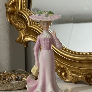 Porzellan Dame Figur, Vintage Porzellan, alte Porzellan Vintage Wohnkultur, romantische alte Figur Dame mit Haube